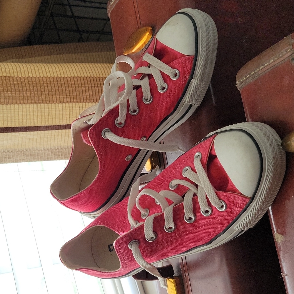 Converse in Pink!